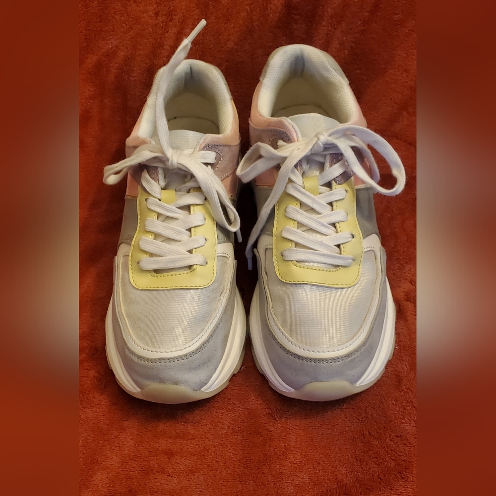 H&M Pastel Yellow, Pink & Gray Women's Lace-Up Sneakers - Picture 3 of 4